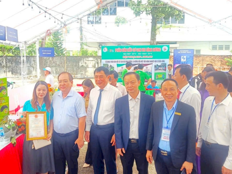 hon 1 000 khach tham quan su kien techmart an giang 2025