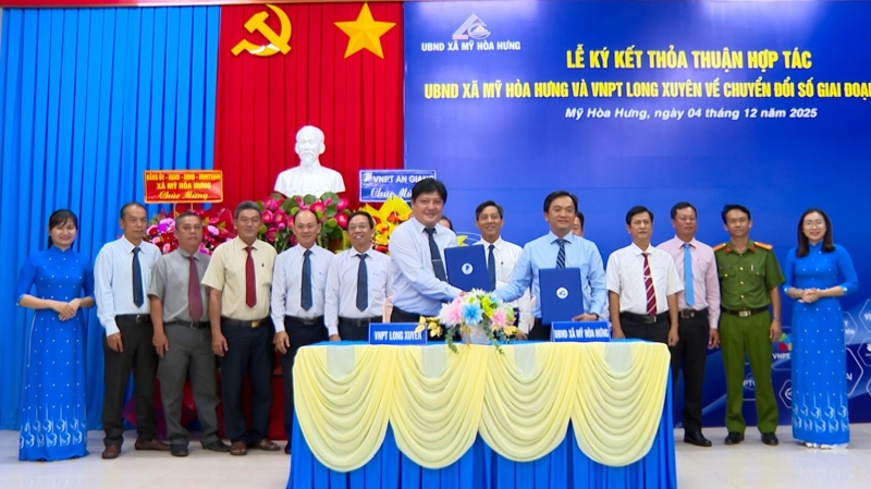 UBND xã Mỹ Hoà Hưng và VNPT Long Xuyên ký kết hợp tác chuyển đổi số