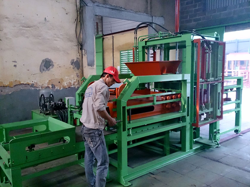 Dây chuyền sản xuất gạch không nung bán tự động TPC-Z10X